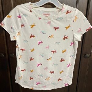 Girls Cat & Jack horse print tee size medium